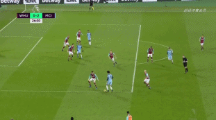 川超凉山队球员飞踹主裁，律师：或面临拘留、罚款和长期禁赛