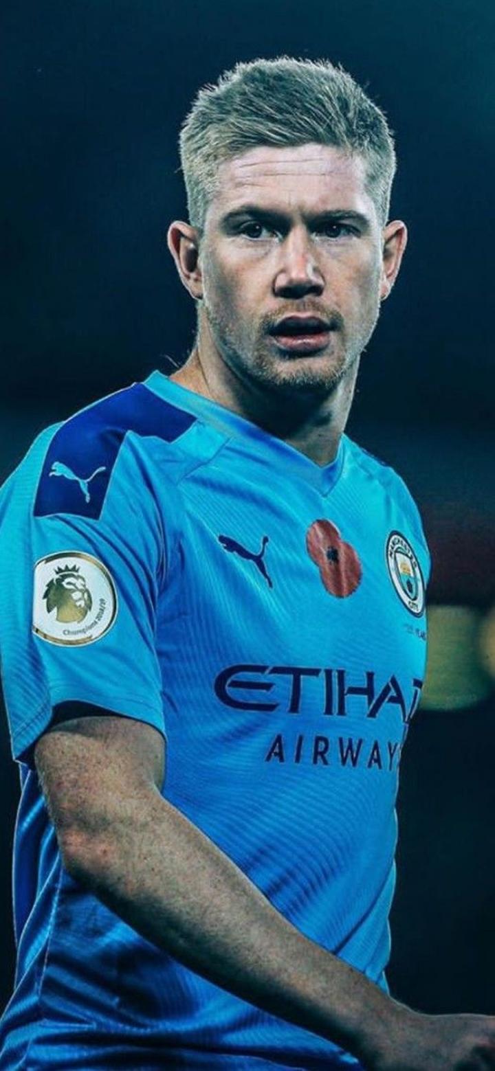 曼联考虑签下巴莱巴，期待填补中场空缺，暂无戈麦斯交易计划。