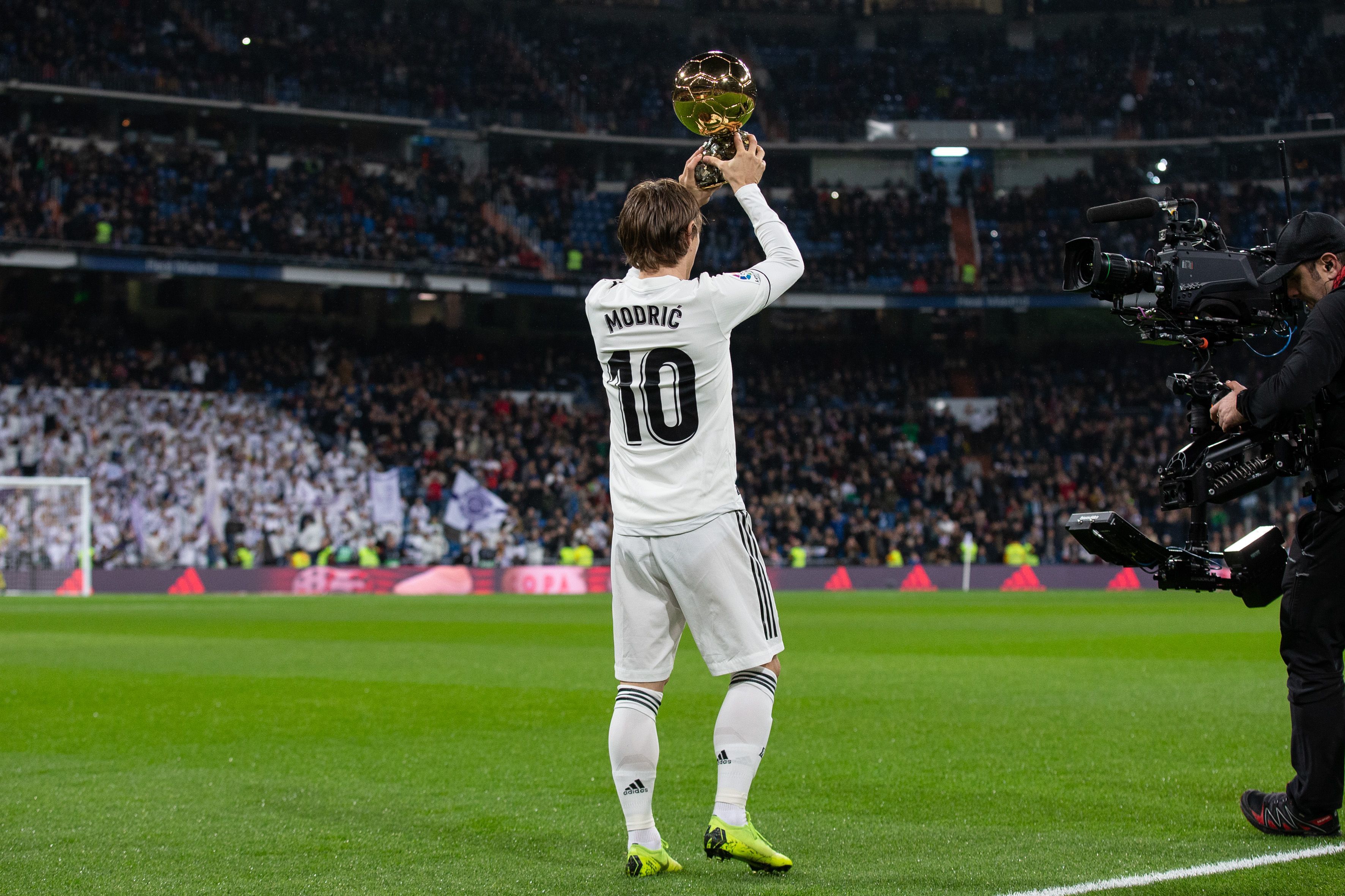 官方：中超国内球员顶薪500万 外援顶薪300万欧 赢球奖不超300万