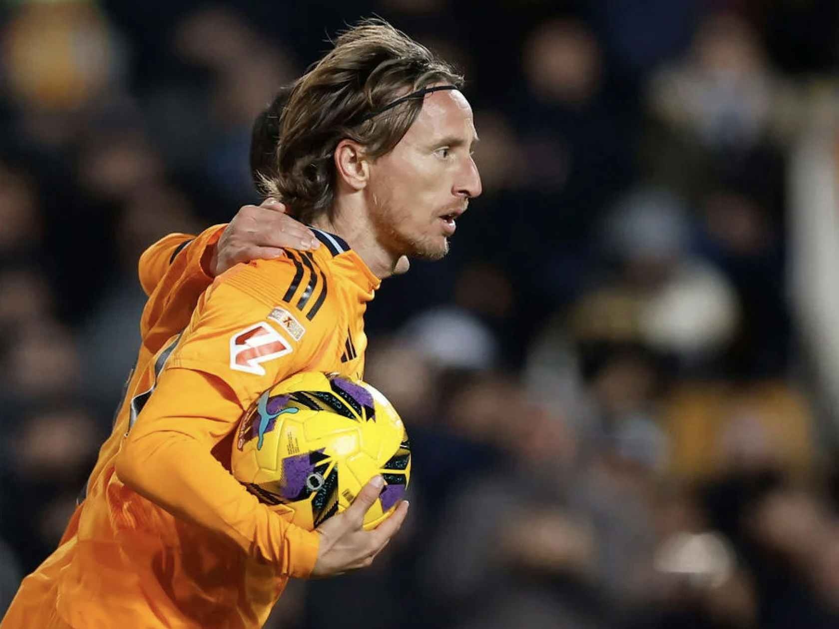 足球欧联杯精彩倒钩破门当选本周最佳进球