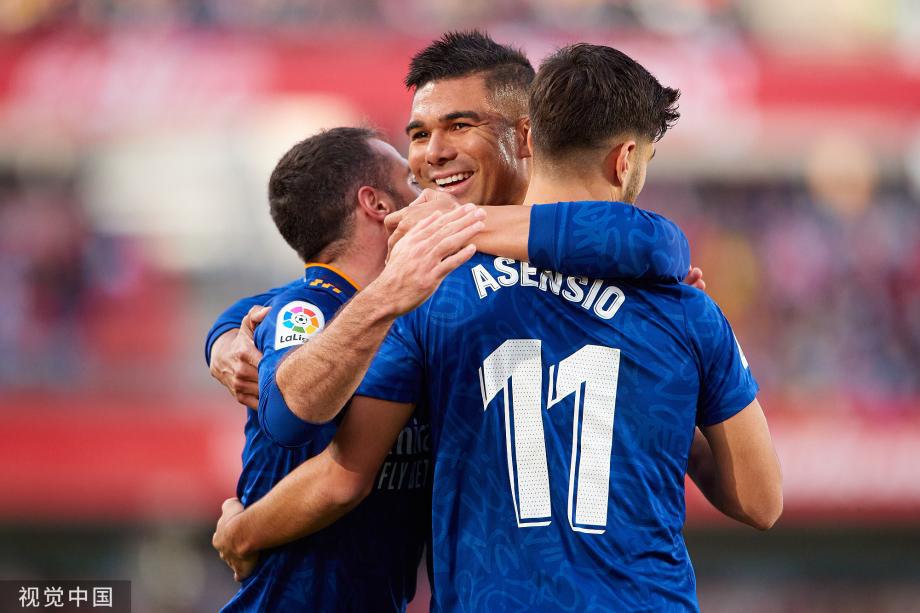 江苏节日！苏超决赛赛前南通队球迷场外集结为球队助威