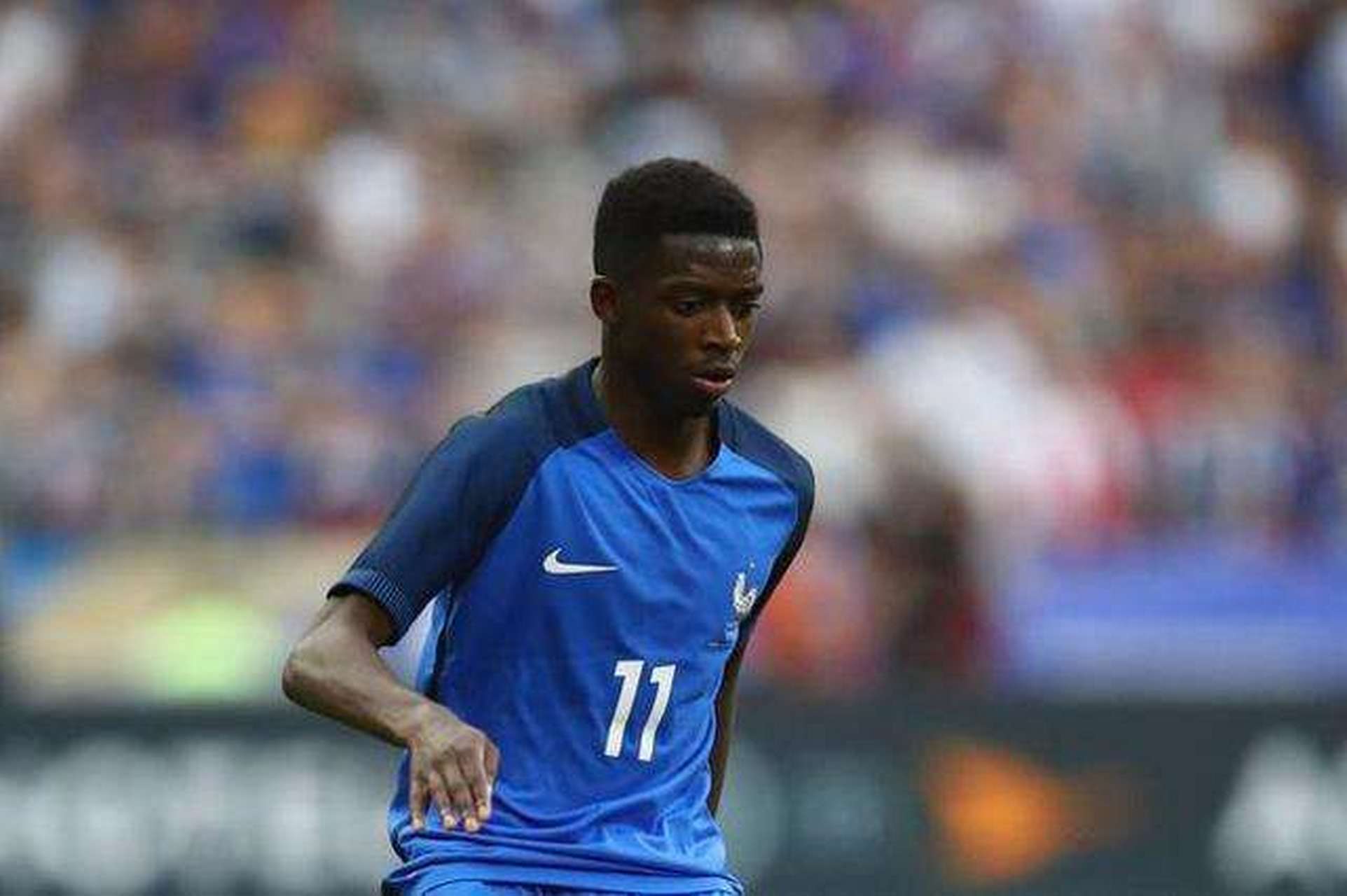 男篮传奇得分后卫曾对科比砍20分，800度近视神准投篮