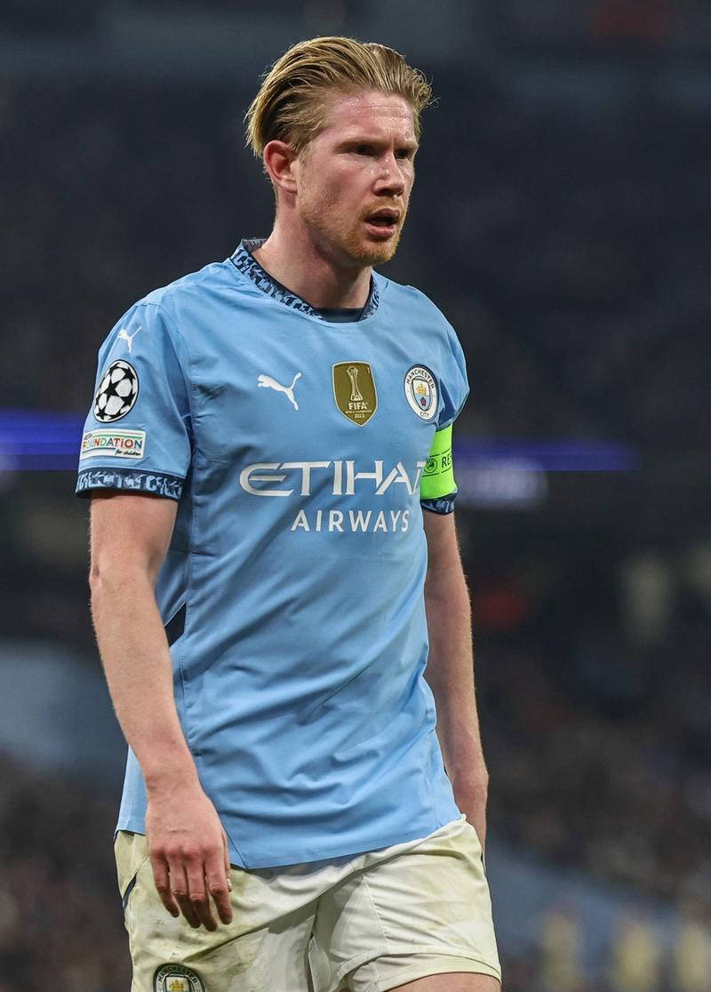 中超强队国安在亚冠被越南绝杀，国脚表现低迷，暴露中国足球实力与管理问题。